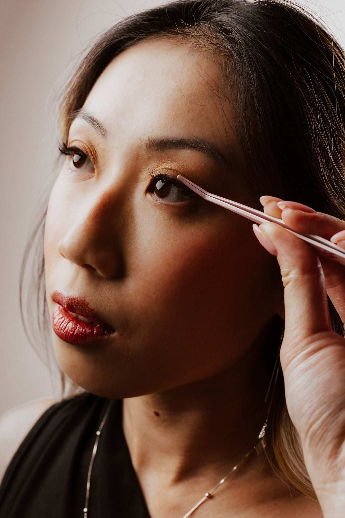 Non-stick tweezers